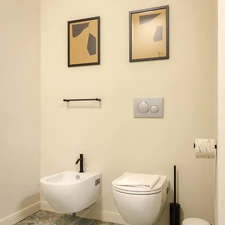 Azeglio Luxury Homes Болонья